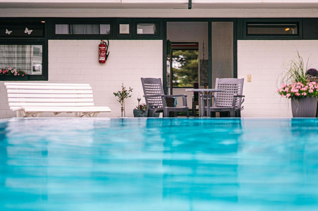 Schwalbennest - Hundefreundlich, Sauna, Pool, Dachterrasse, See & Natur 모네시 외부 사진